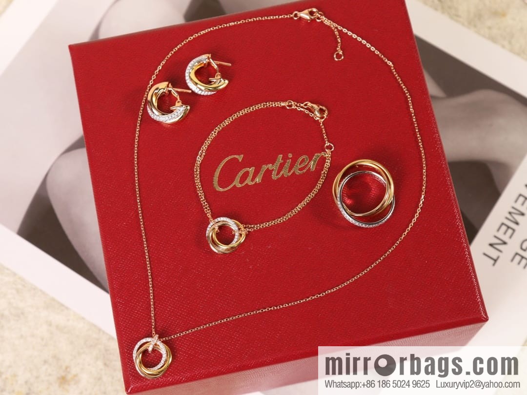 Cartier Trinity series three-color three-ring bracelet