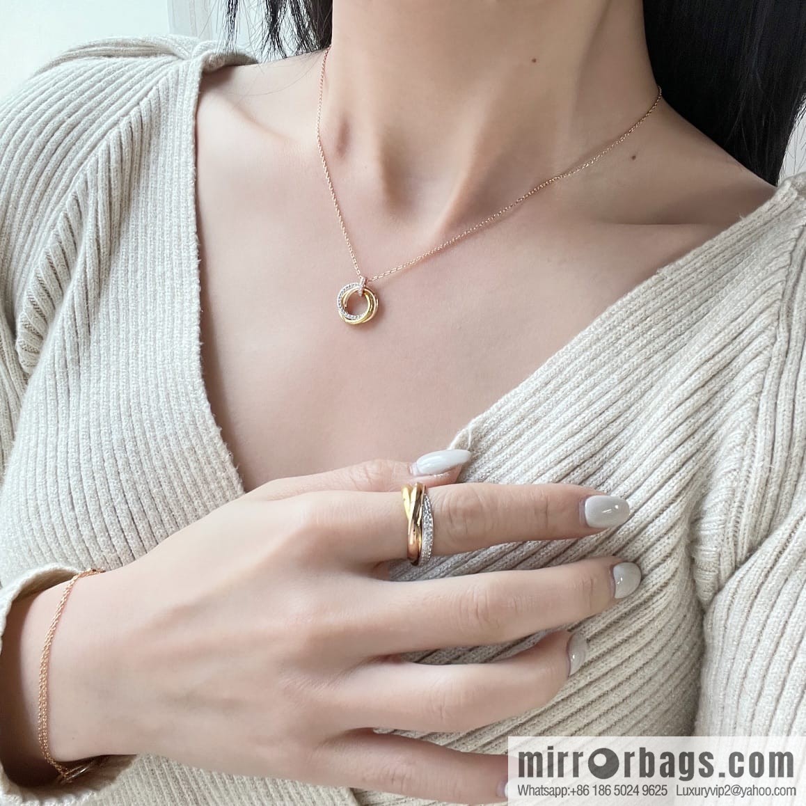 Cartier Trinity series three-color three-ring necklace