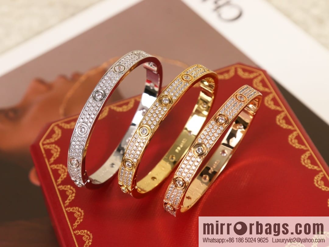 Cartier Classic Love Series Main Diamond Gypsy Bracelet