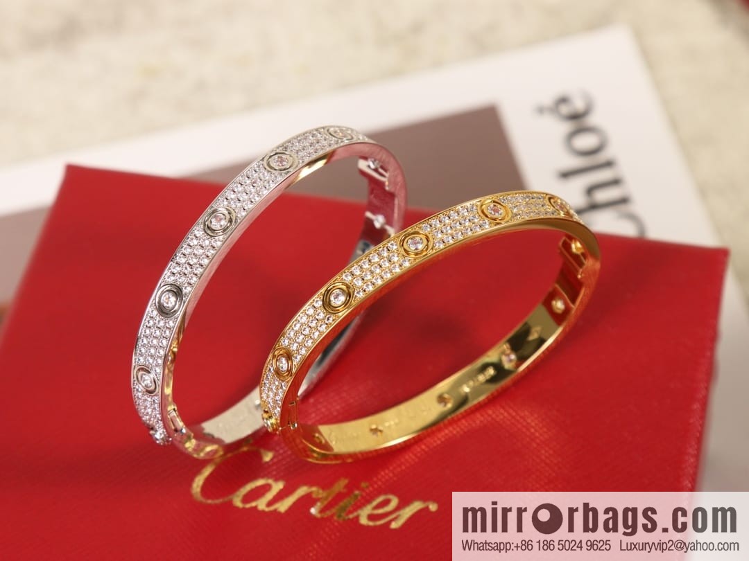 Cartier Classic Love Series Main Diamond Gypsy Bracelet