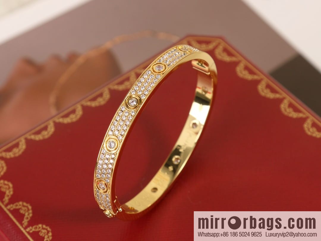Cartier Classic Love Series Main Diamond Gypsy Bracelet