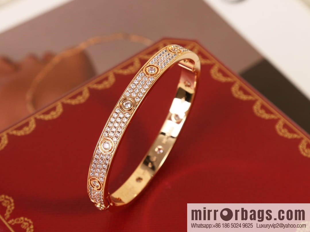 Cartier Classic Love Series Main Diamond Gypsy Bracelet