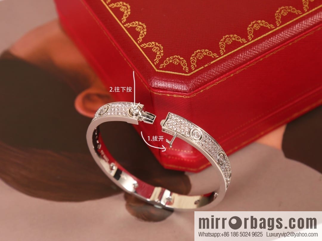 Cartier Classic Love Series Main Diamond Gypsy Bracelet