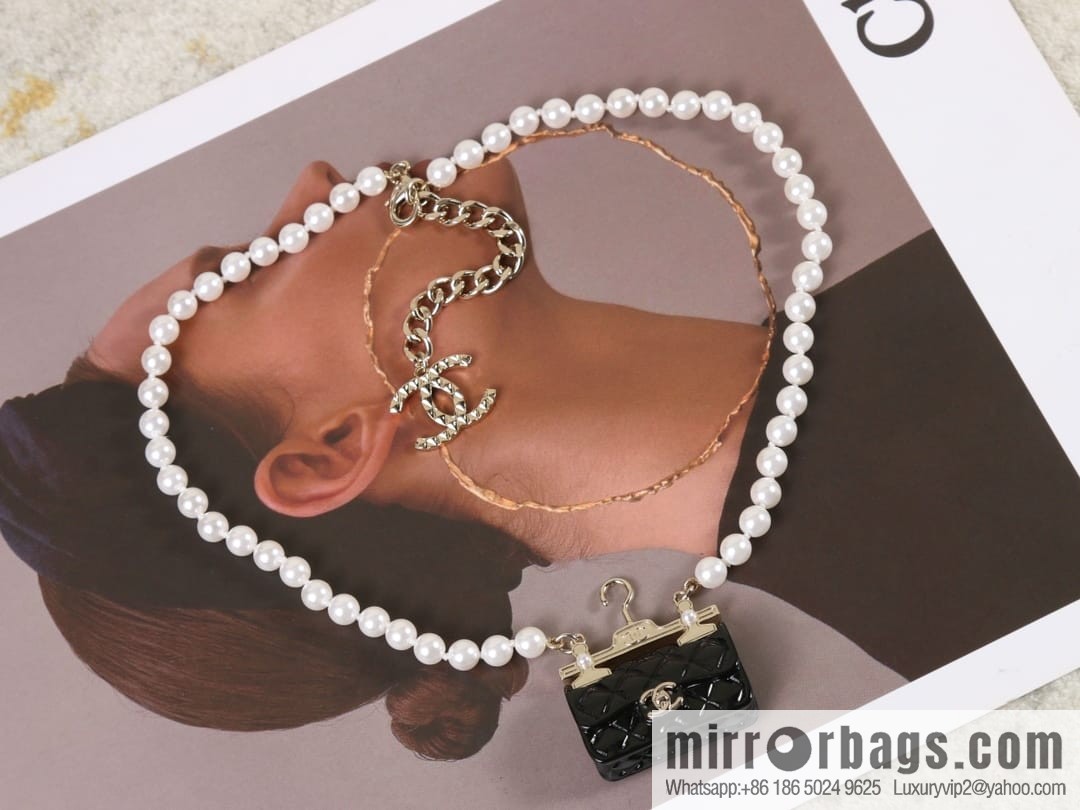 New ☑️ Chanel double c hanger bag pearl necklace
