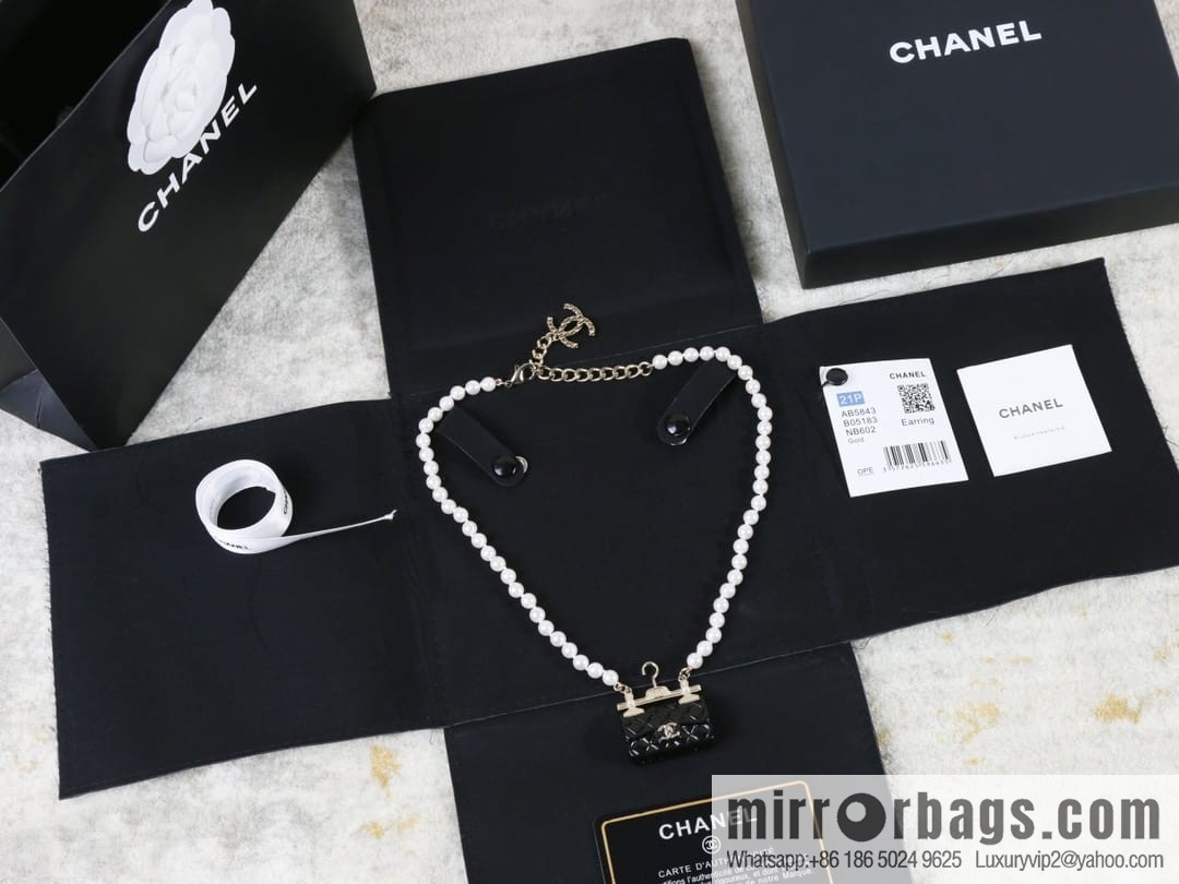 New ☑️ Chanel double c hanger bag pearl necklace