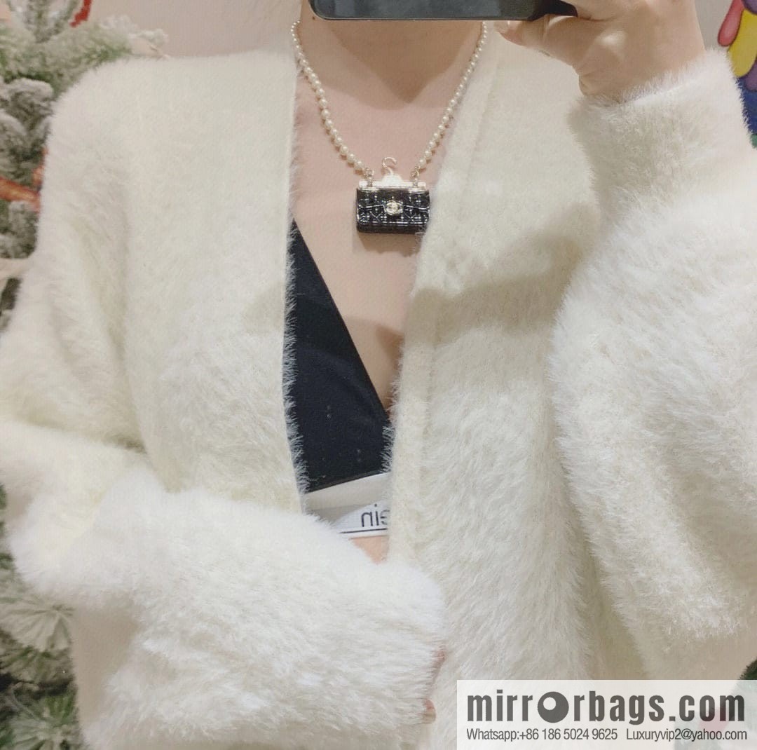 New ☑️ Chanel double c hanger bag pearl necklace
