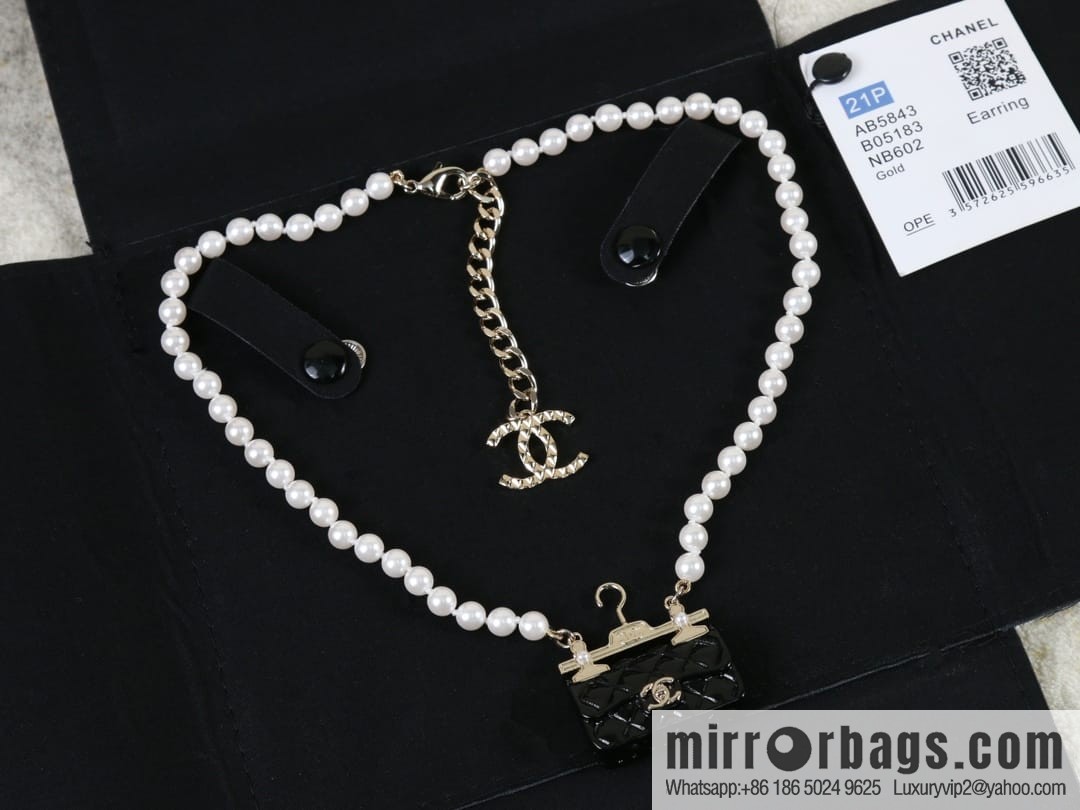 New ☑️ Chanel double c hanger bag pearl necklace