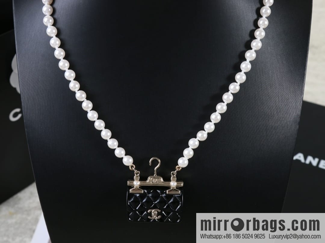 New ☑️ Chanel double c hanger bag pearl necklace