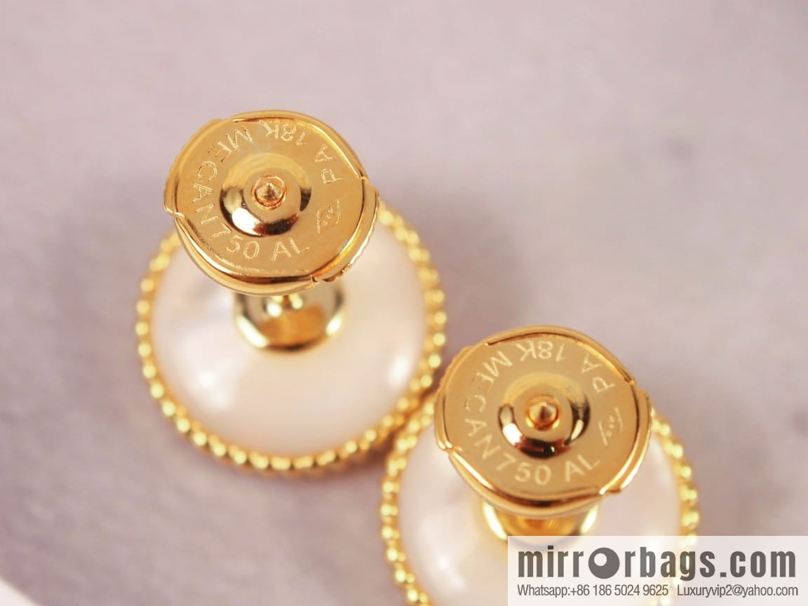 New ☑️ Dior white fritillary octagram bracelet necklace stud earrings
