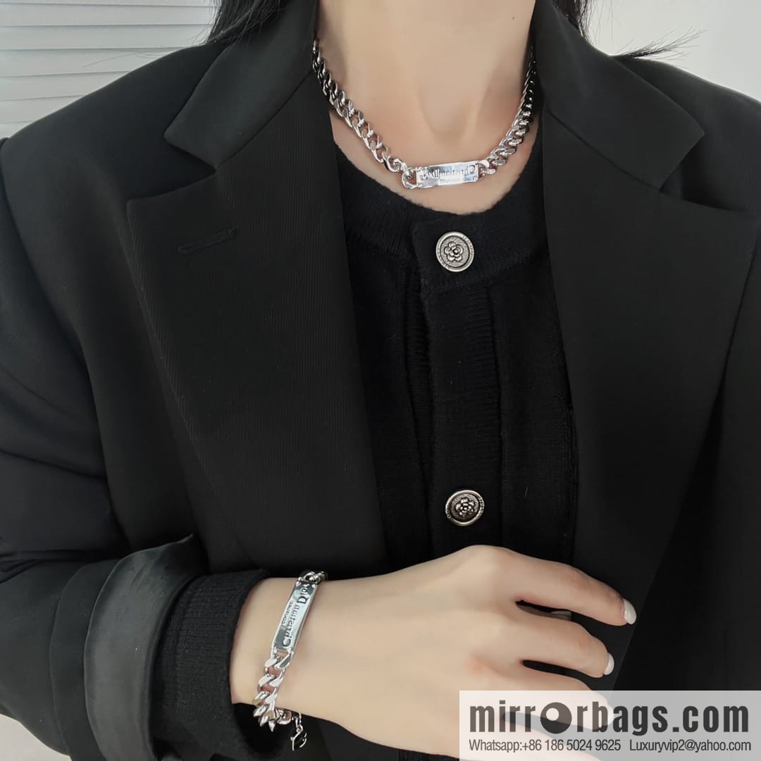 New ☑️ Dior chain strap bracelet necklace