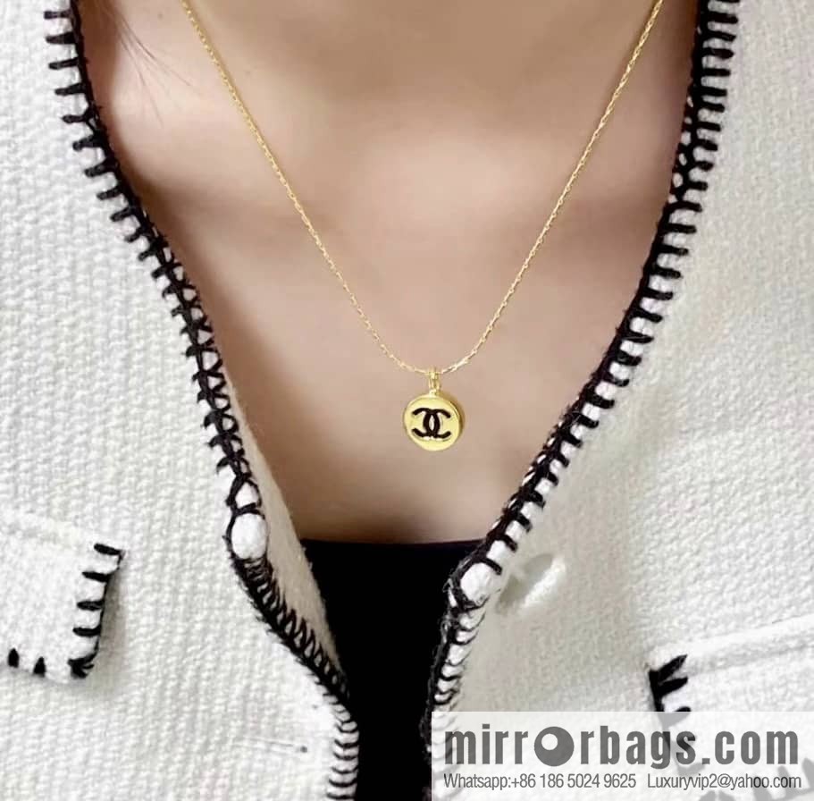 New ☑️ Chanel double c round gold necklace