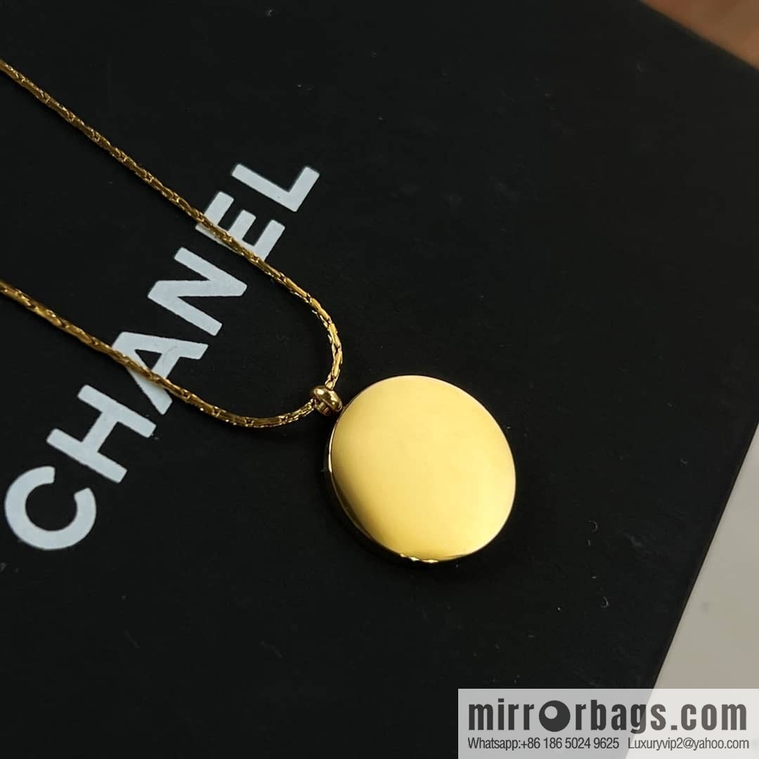 New ☑️ Chanel double c round gold necklace