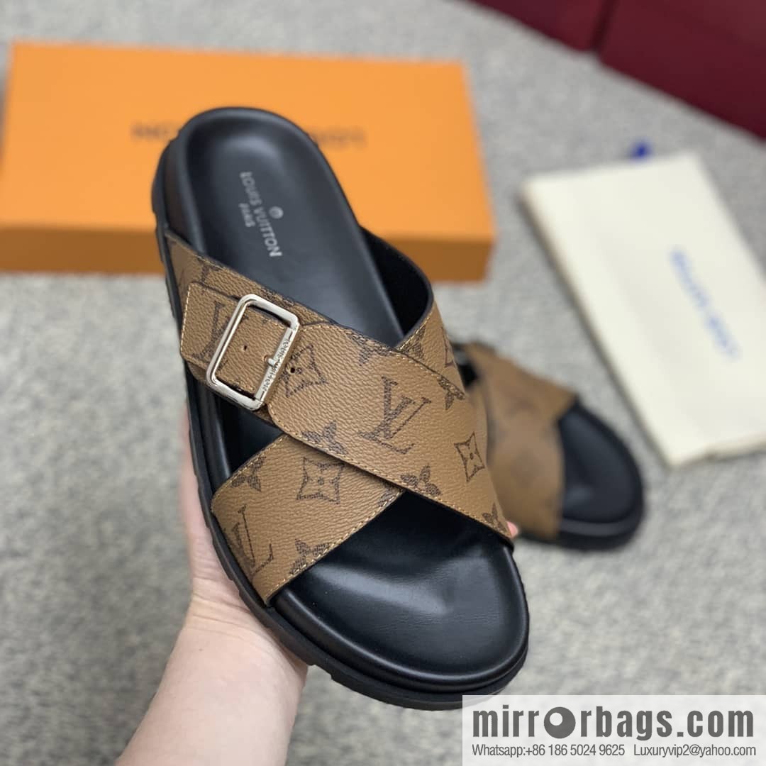 LV/Louis Vuitton features classic PVC men's sneakers with black outsoles