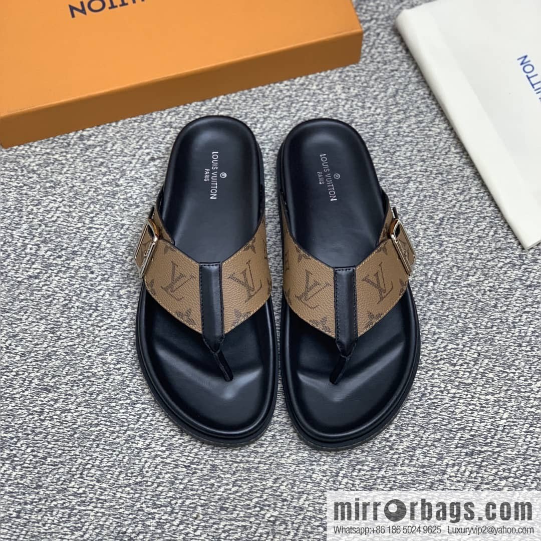 LV/Louis Vuitton features classic PVC men's sneakers with black outsoles