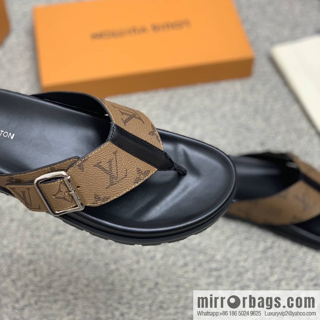 LV/Louis Vuitton features classic PVC men's sneakers with black outsoles