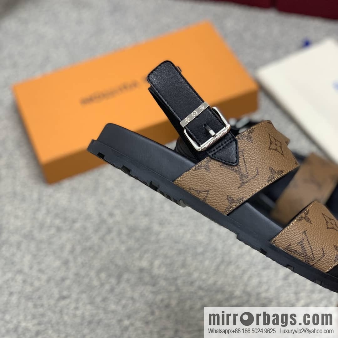 LV/Louis Vuitton features classic PVC men's sneakers with black outsoles