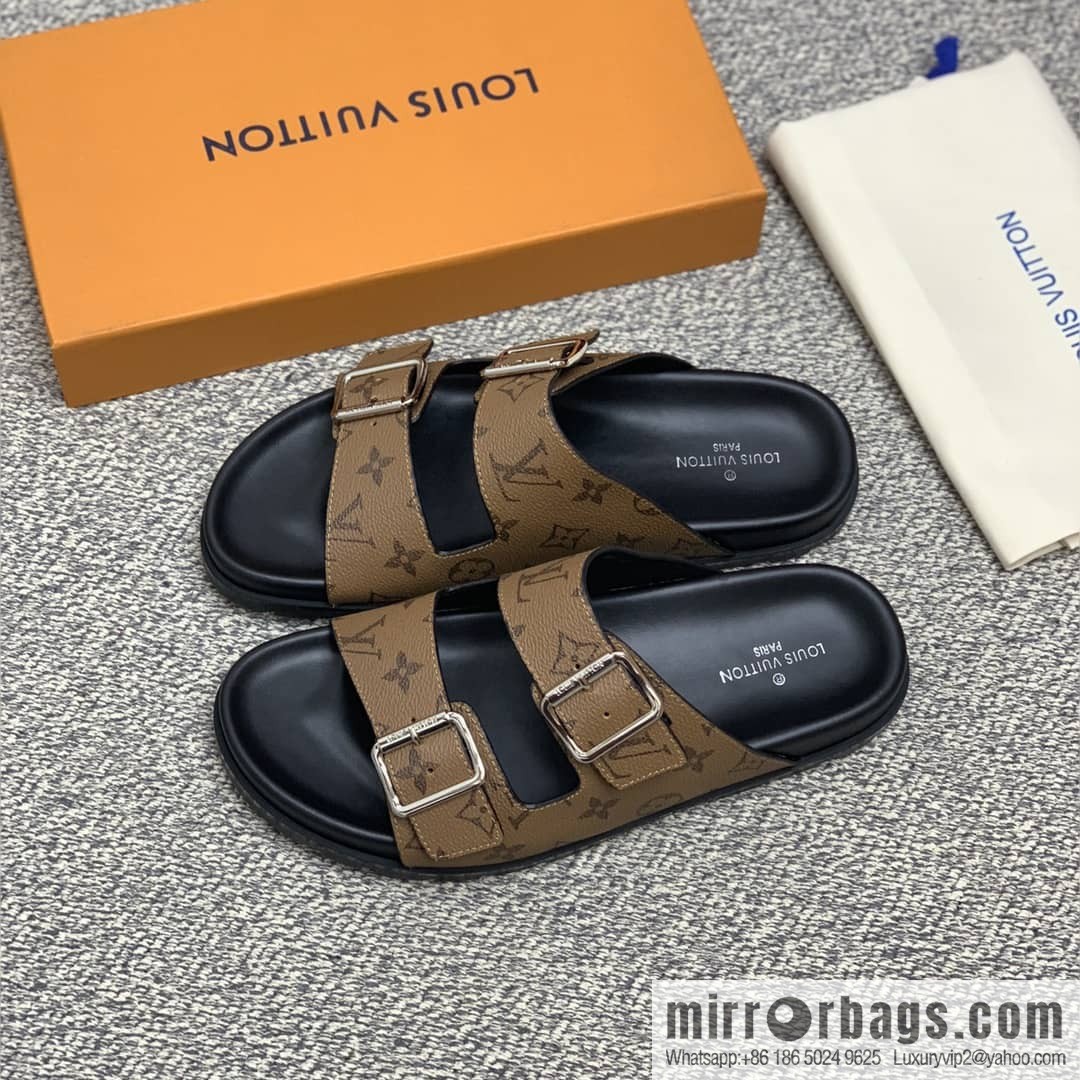 LV/Louis Vuitton features classic PVC men's sneakers with black outsoles