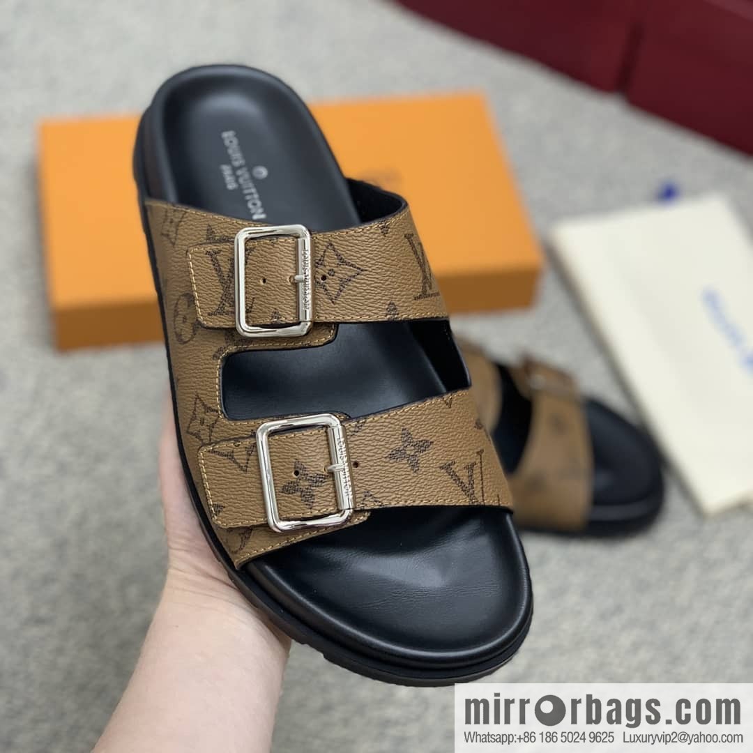 LV/Louis Vuitton features classic PVC men's sneakers with black outsoles