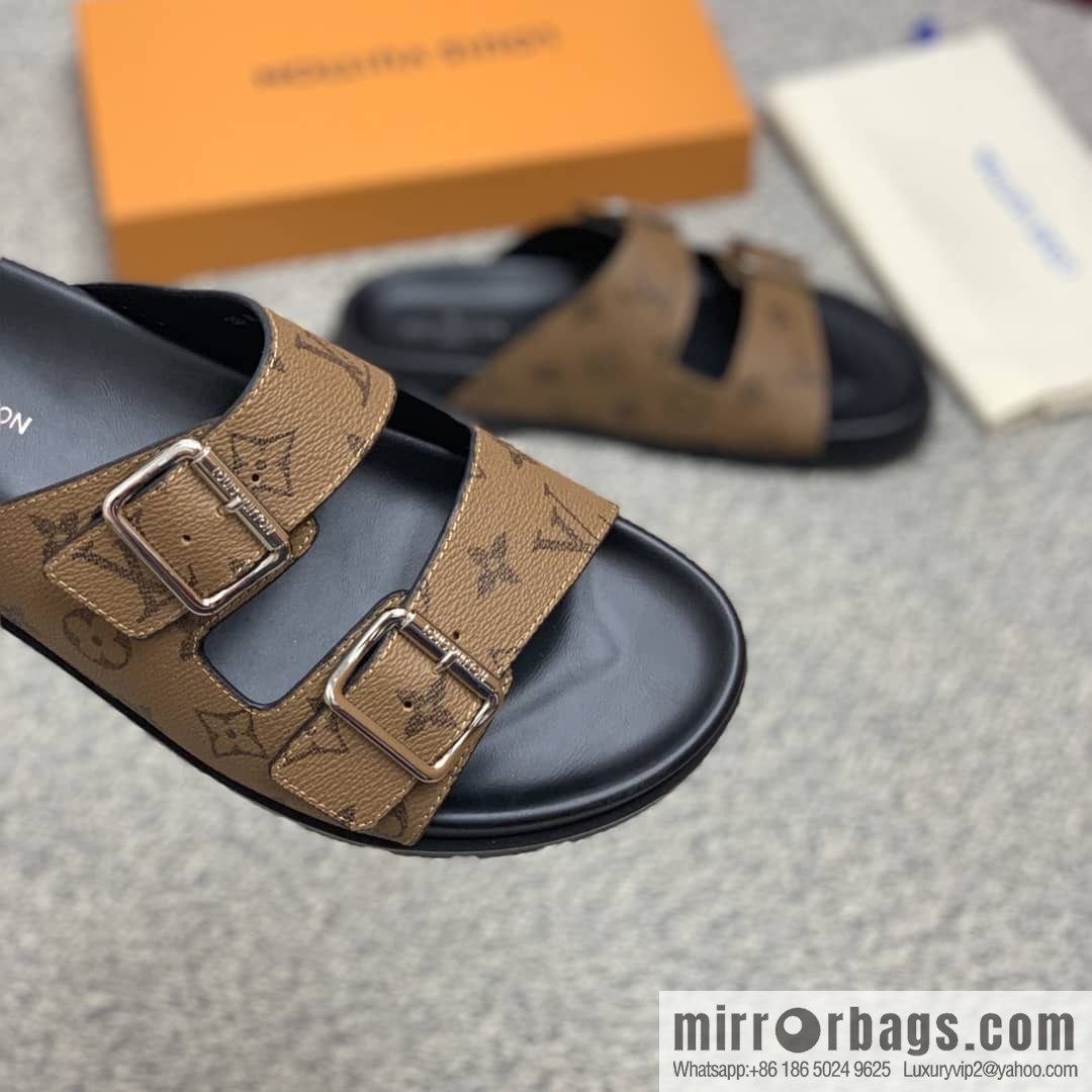 LV/Louis Vuitton features classic PVC men's sneakers with black outsoles