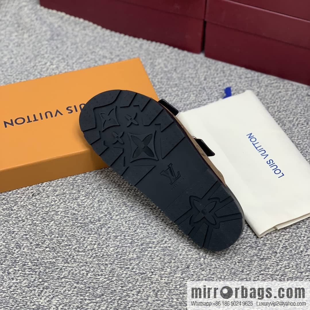LV/Louis Vuitton features classic PVC men's sneakers with black outsoles