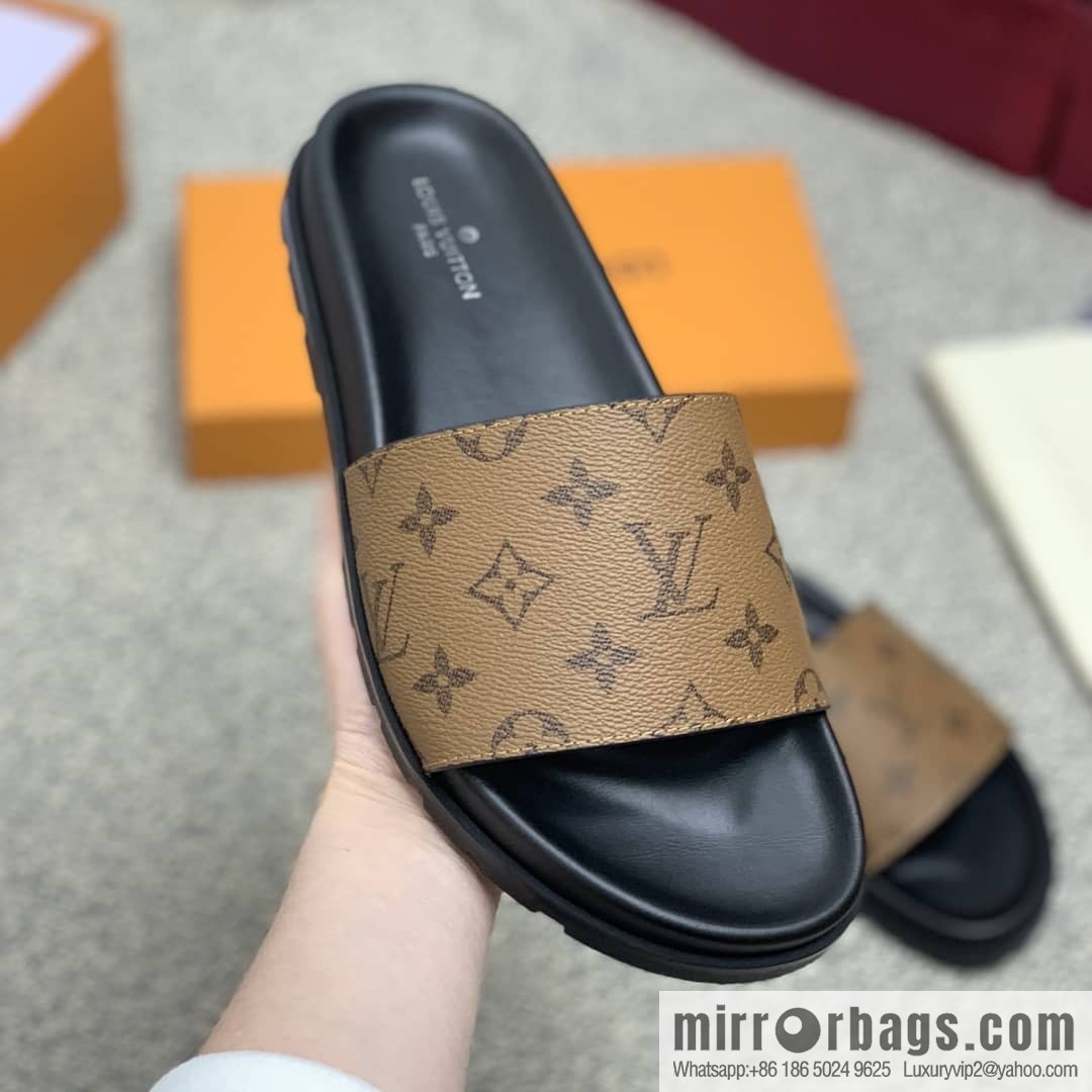 LV/Louis Vuitton features classic PVC men's sneakers with black outsoles
