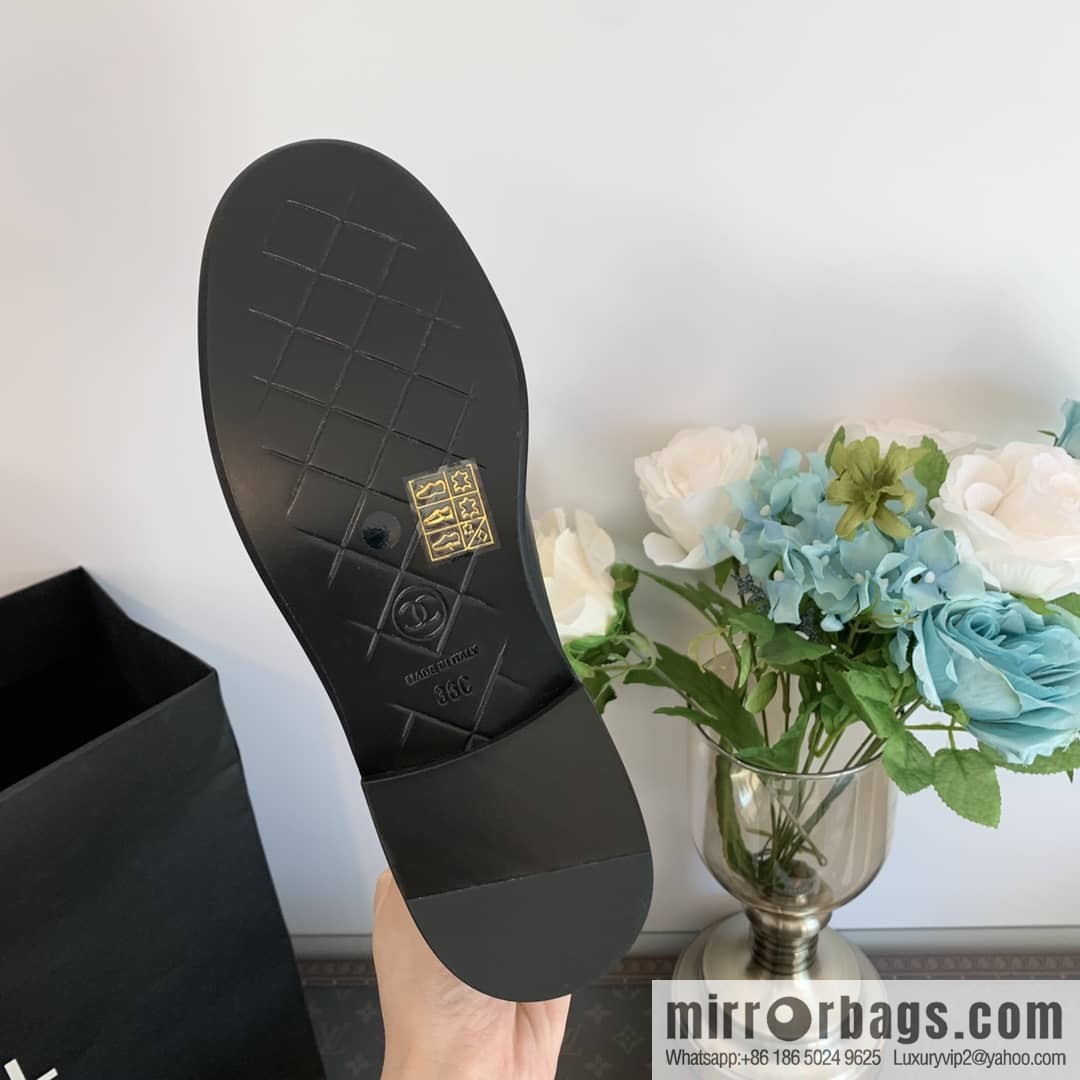 Chanel Xiaoxiang Medieval Rhombus Vintage loafers