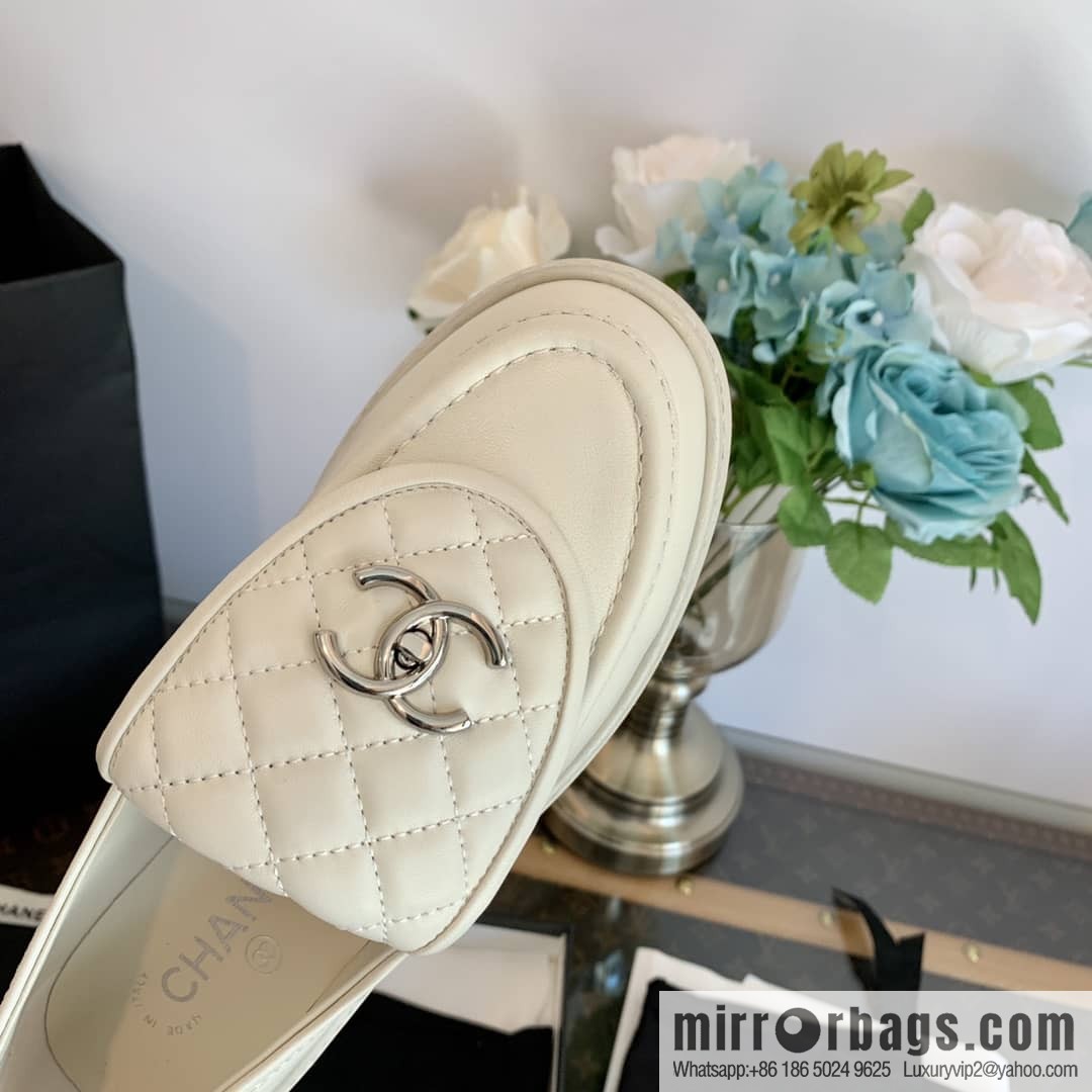 Chanel Xiaoxiang Medieval Rhombus Vintage loafers