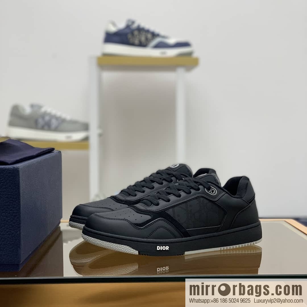 Dior Dior uses black smooth cow leather (fabric) carefully made men's low-top sneakers