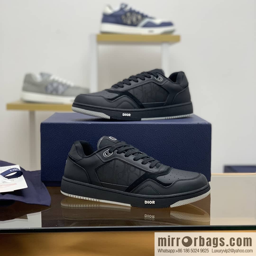 Dior Dior uses black smooth cow leather (fabric) carefully made men's low-top sneakers