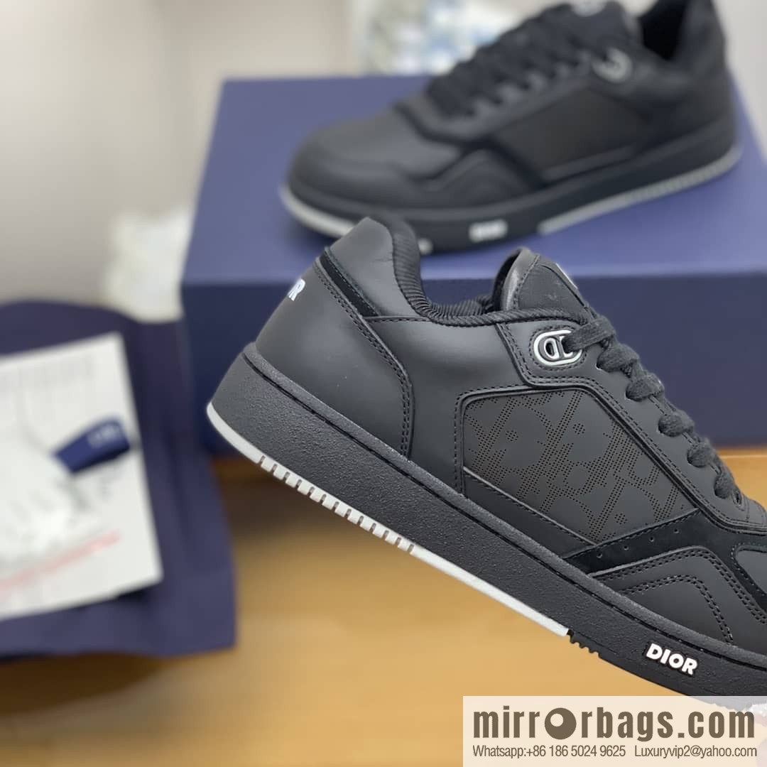 Dior Dior uses black smooth cow leather (fabric) carefully made men's low-top sneakers