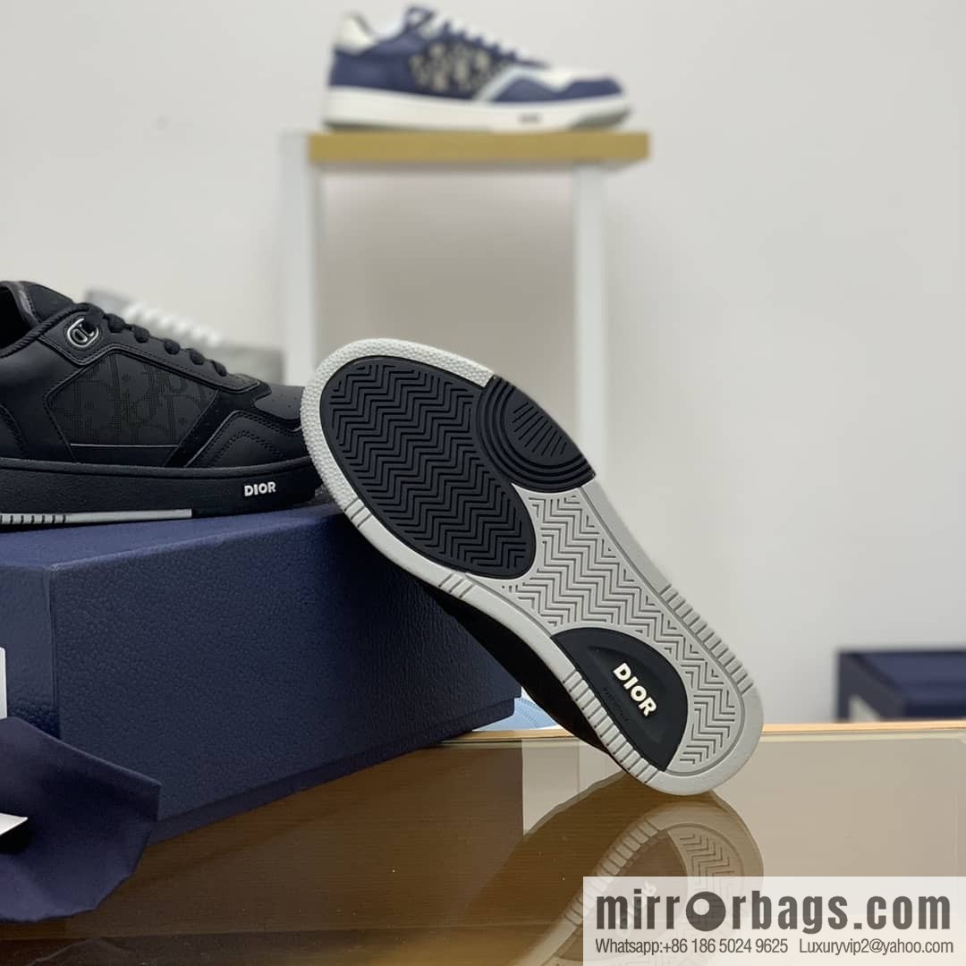 Dior Dior uses black smooth cow leather (fabric) carefully made men's low-top sneakers