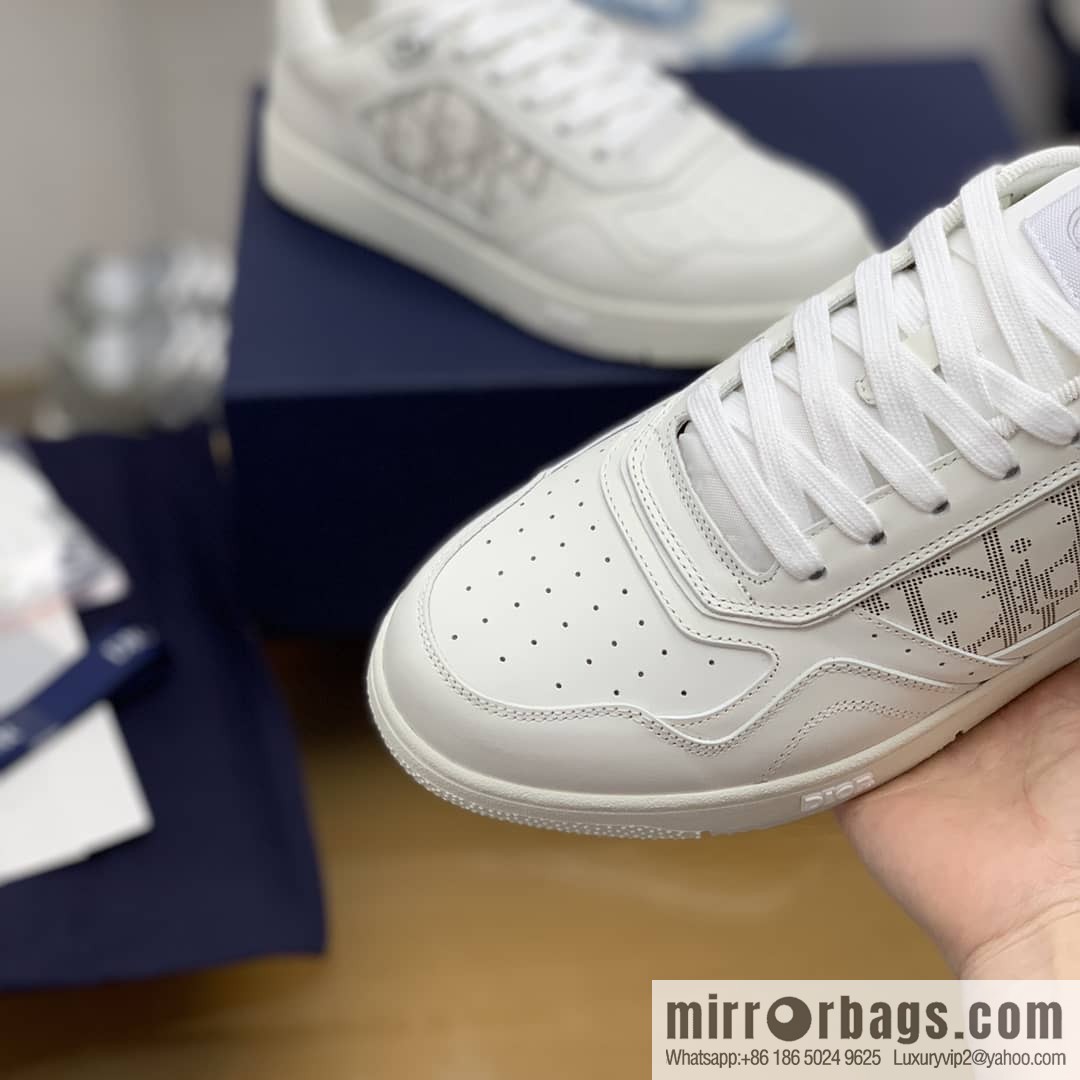 Dior Dior uses black smooth cow leather (fabric) carefully made men's low-top sneakers