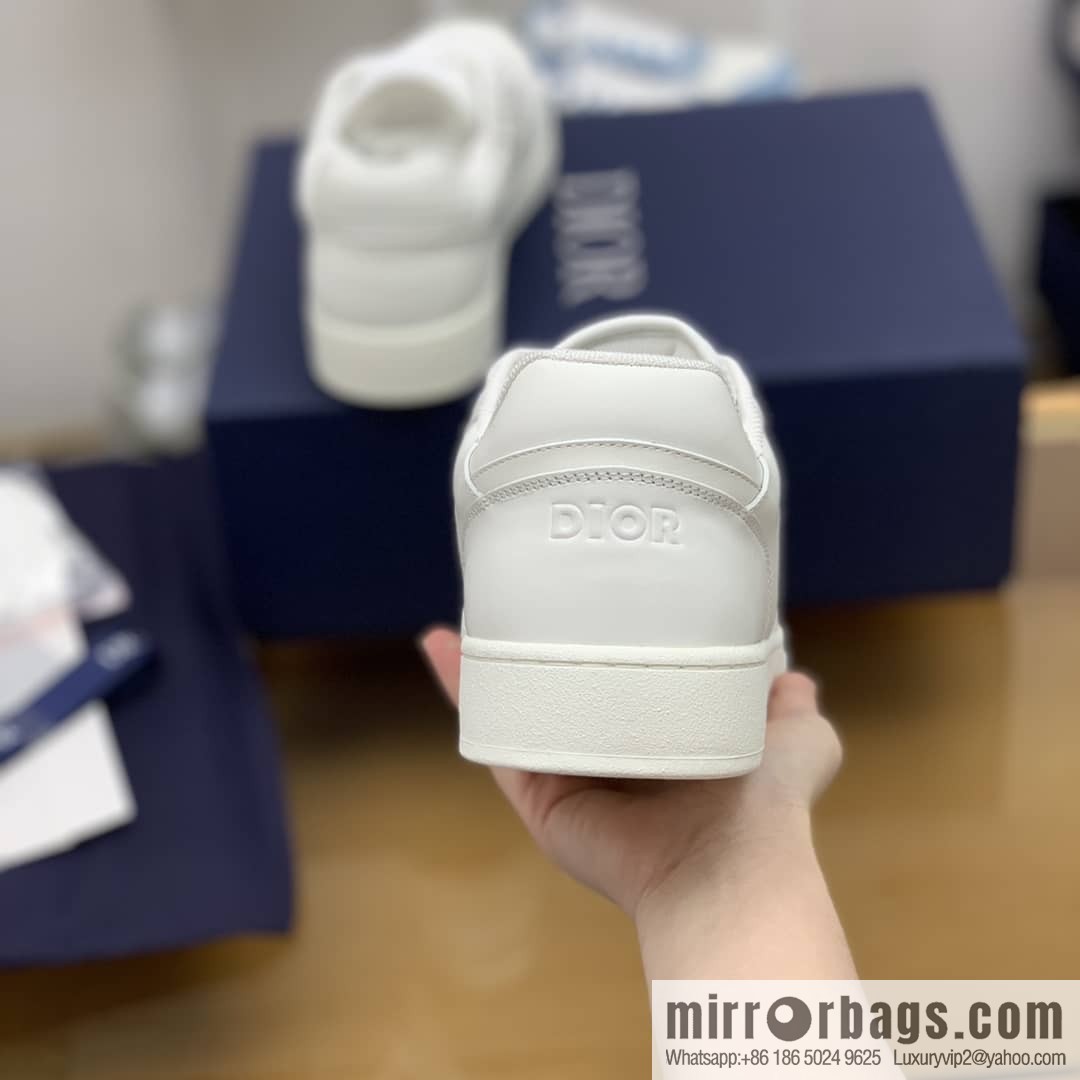 Dior Dior uses black smooth cow leather (fabric) carefully made men's low-top sneakers