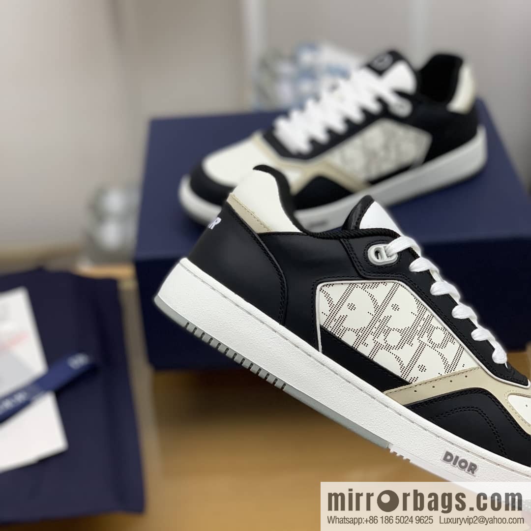 Dior Dior uses black smooth cow leather (fabric) carefully made men's low-top sneakers