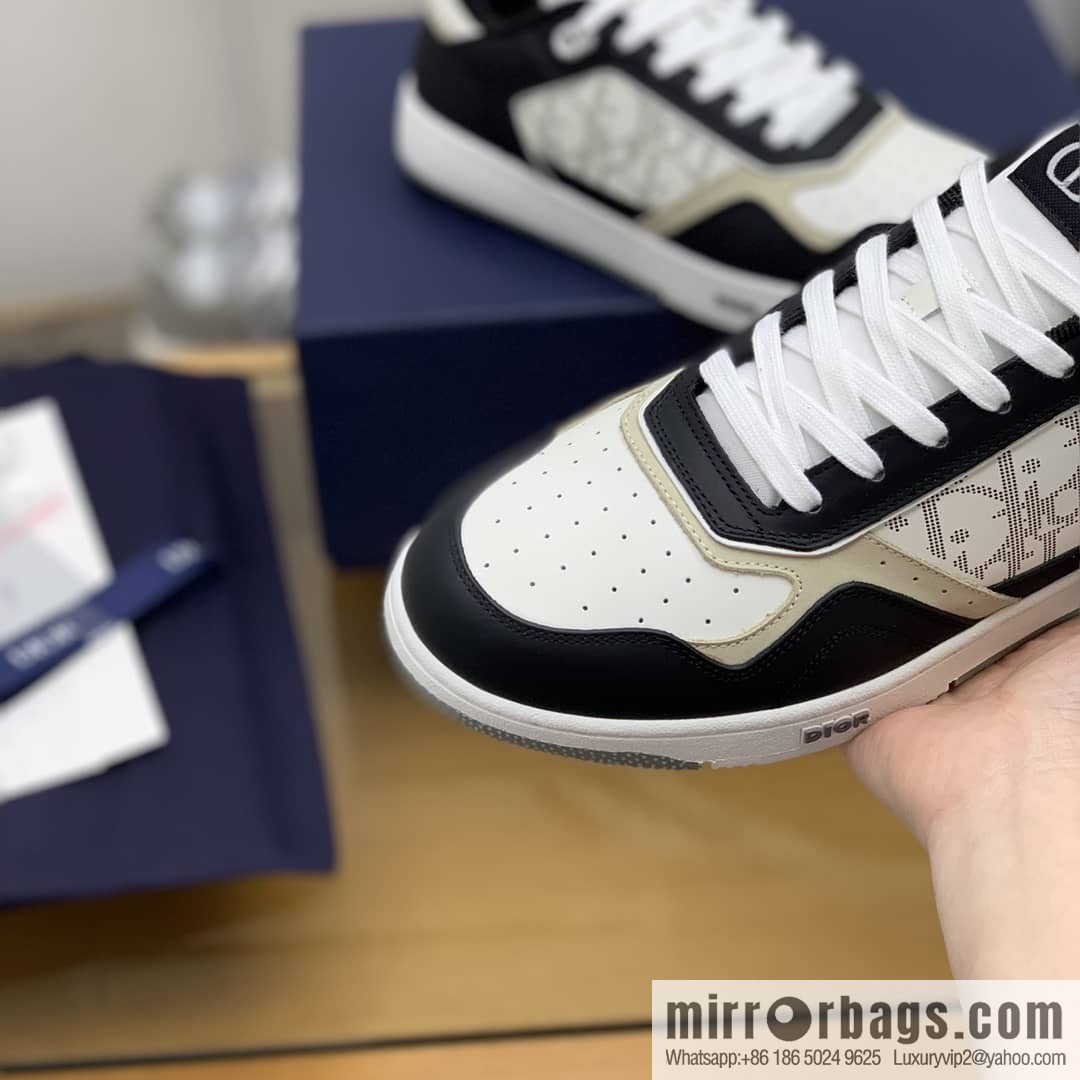 Dior Dior uses black smooth cow leather (fabric) carefully made men's low-top sneakers