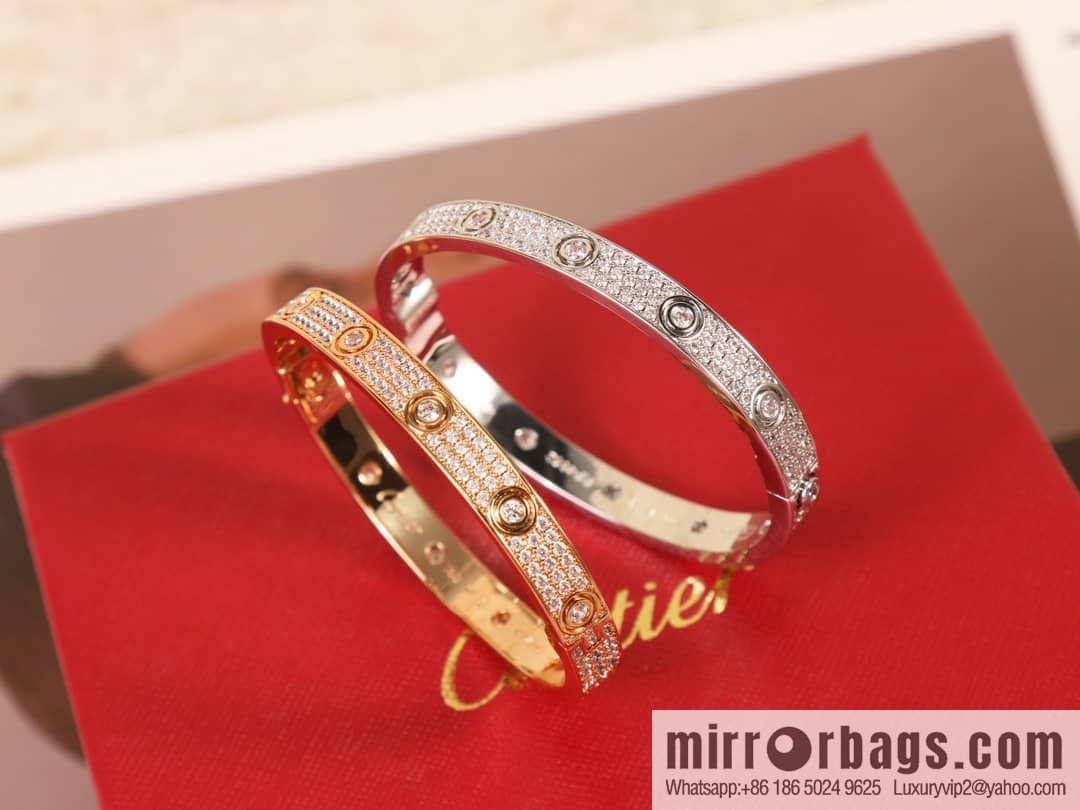 Cartier Classic Love Series Main Diamond Gypsy Bracelet
