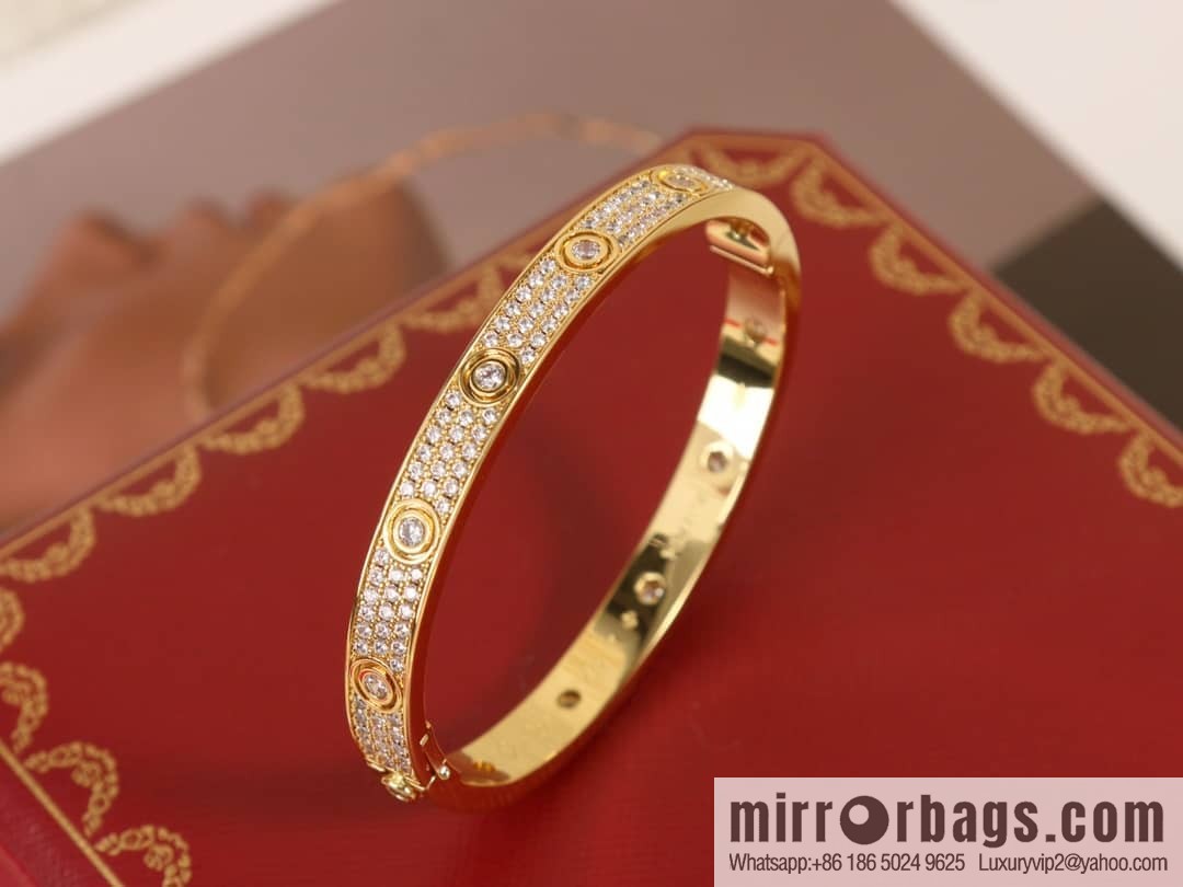 Cartier Classic Love Series Main Diamond Gypsy Bracelet
