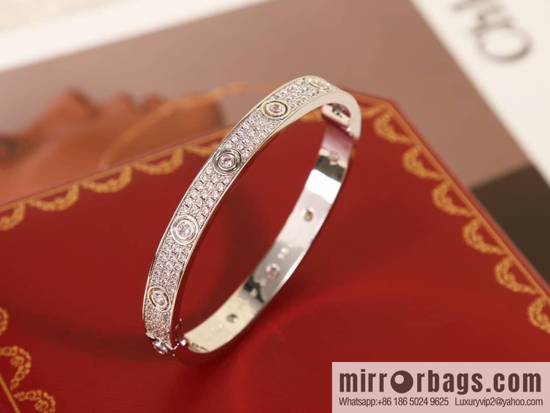 Cartier Classic Love Series Main Diamond Gypsy Bracelet