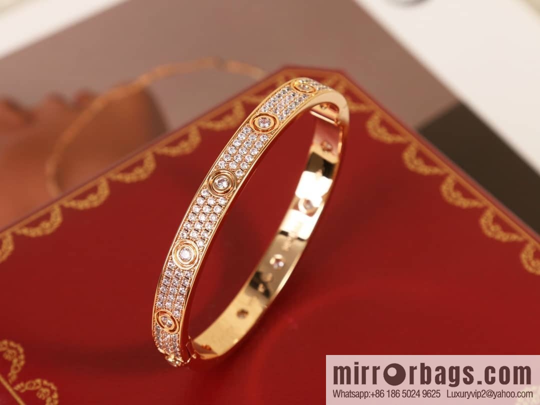 Cartier Classic Love Series Main Diamond Gypsy Bracelet