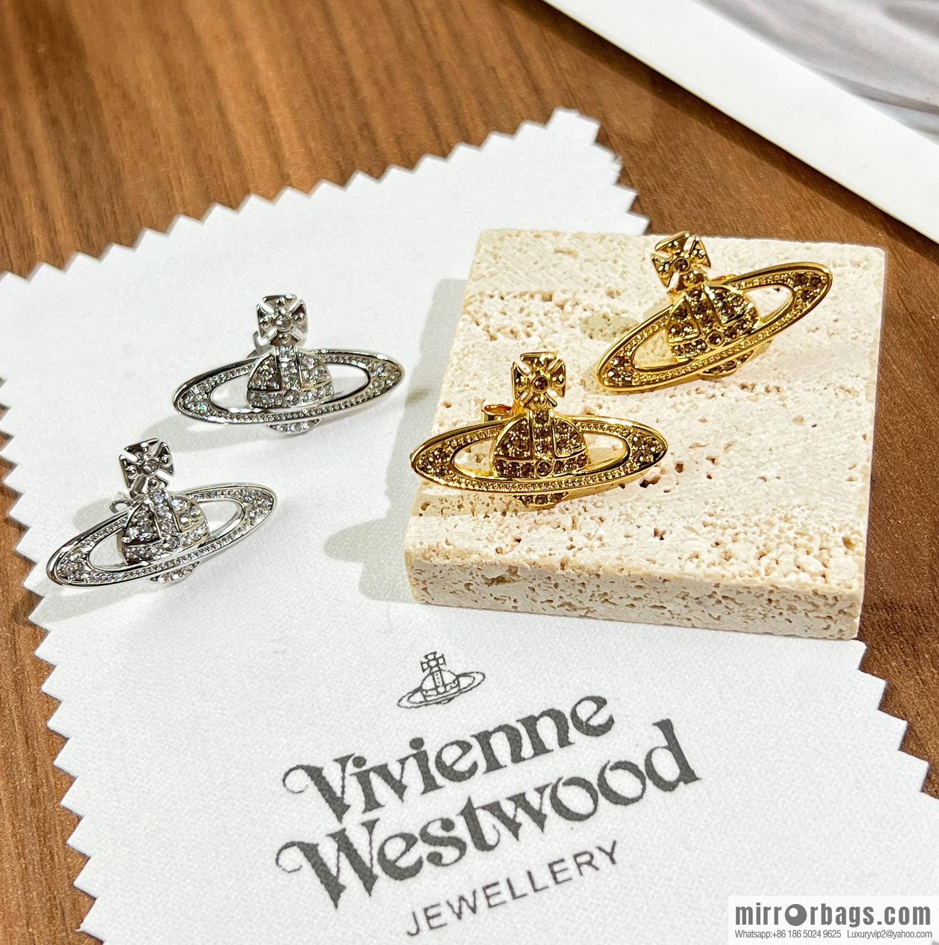 New ☑️ Vivienne Westwood Queen Mother Saturn earrings