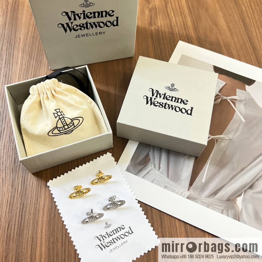 New ☑️ Vivienne Westwood Queen Mother Saturn earrings