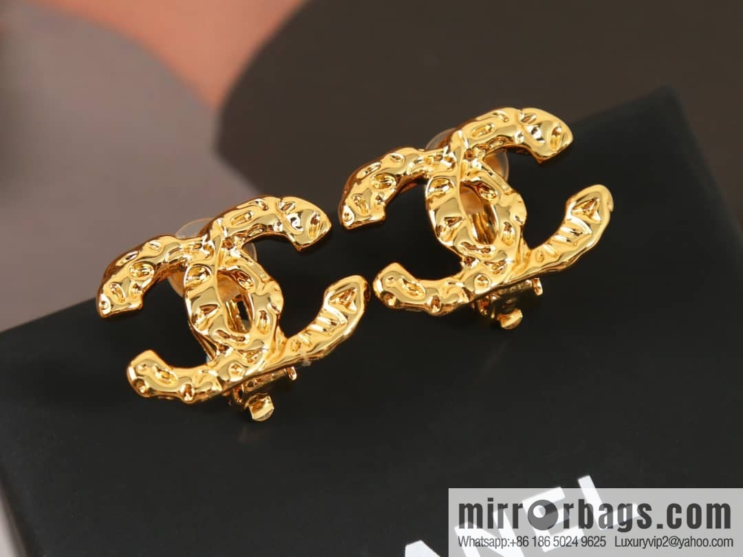 New ☑️ Chanel medieval gold double c earrings