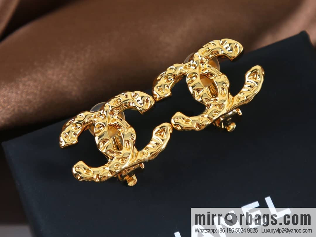 New ☑️ Chanel medieval gold double c earrings