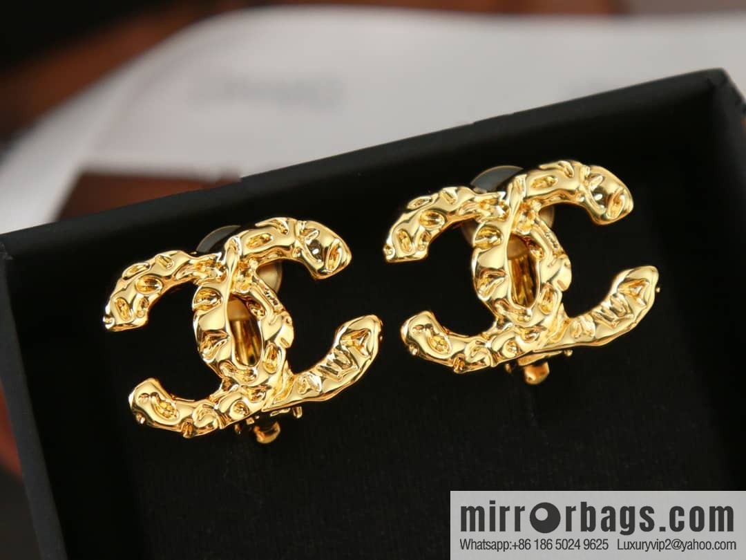 New ☑️ Chanel medieval gold double c earrings