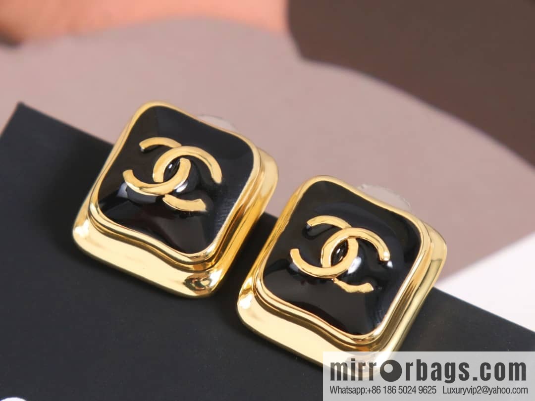 New ☑️ Chanel C1 double c square stud earrings