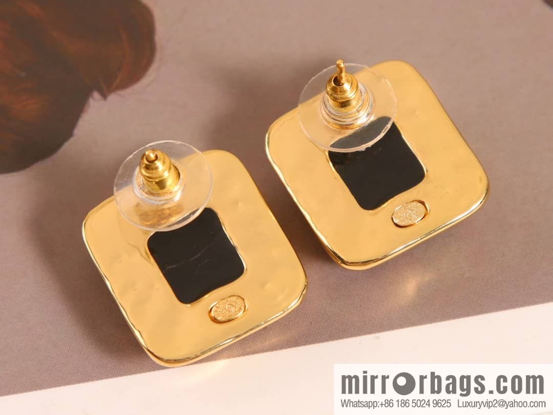 New ☑️ Chanel C1 double c square stud earrings