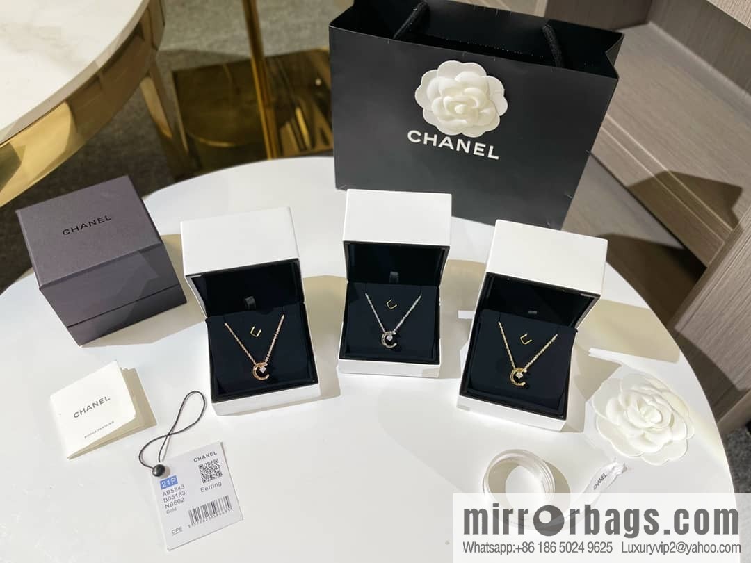 New ☑️ Chanel 2022 coco crush series water ice moon, moon necklace