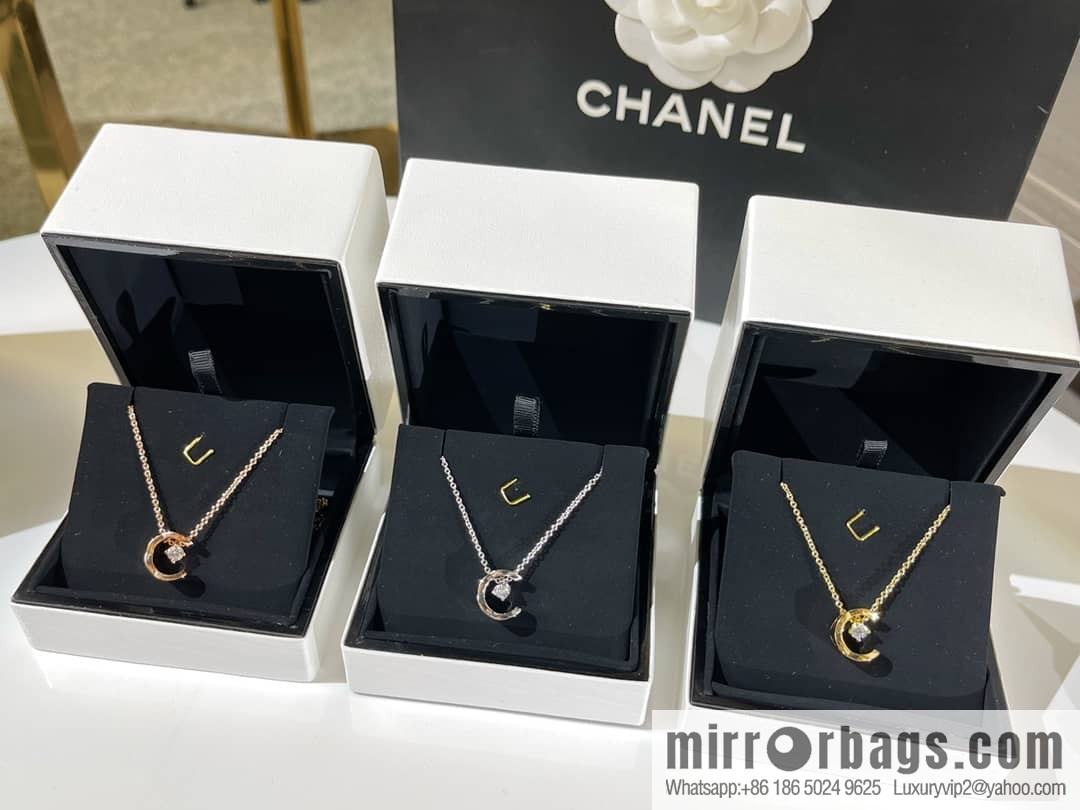 New ☑️ Chanel 2022 coco crush series water ice moon, moon necklace