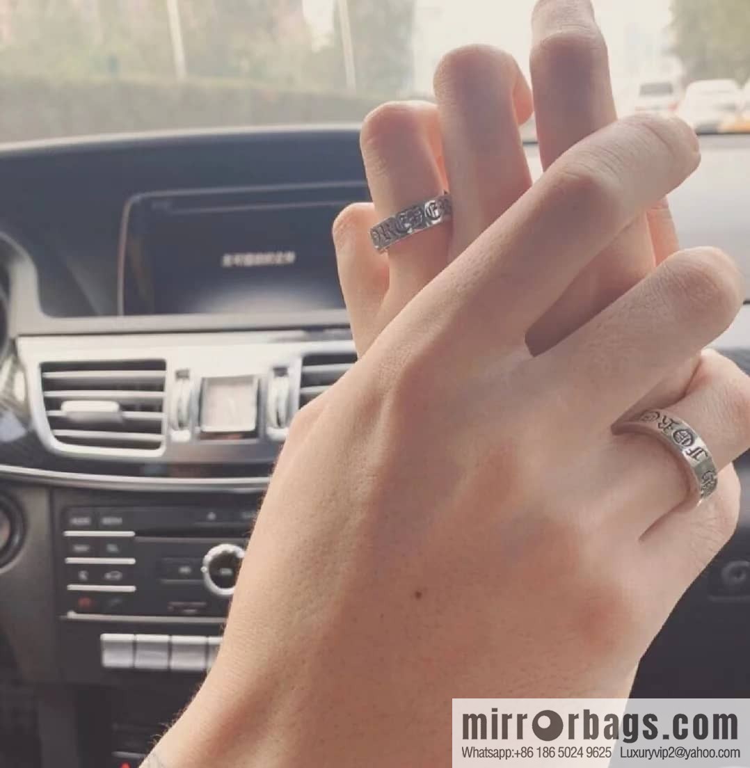 Classic explosion, Croxin cross letter ring