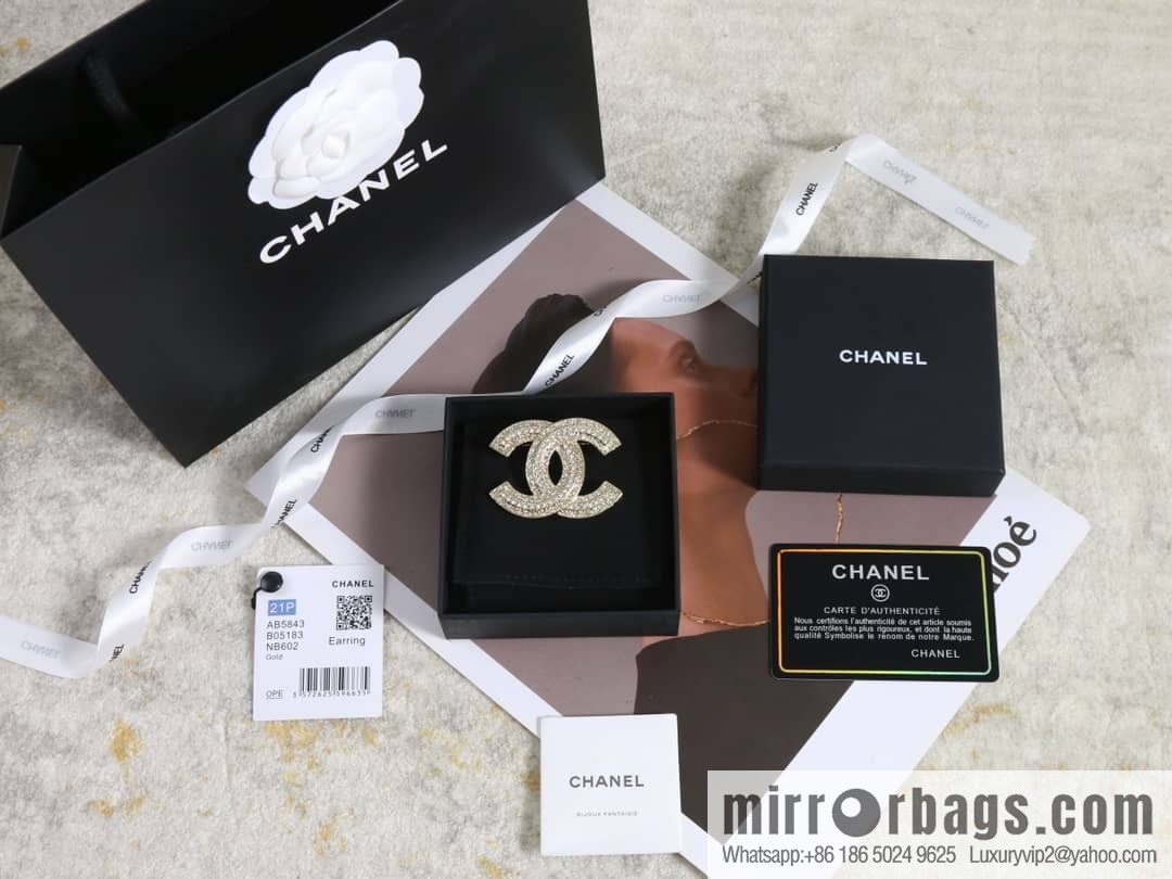 New ☑️ Chanel double c gold single row diamond brooch